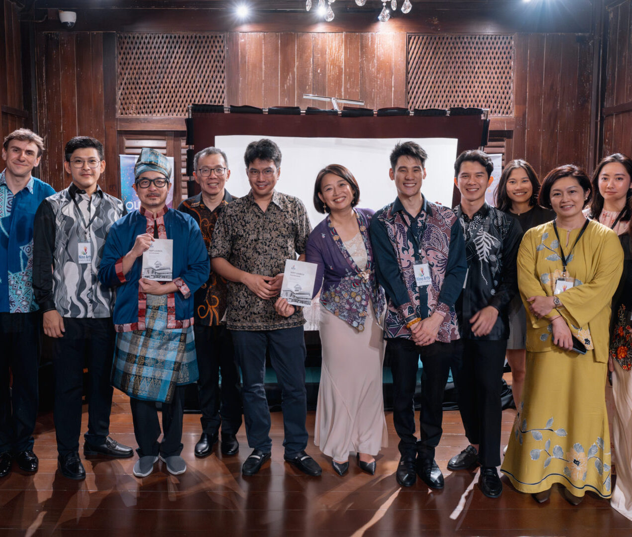 Mei Yi with her crew and VIP guest at Istana Seri Menanti
